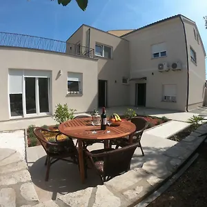 https://faveria-apartments.in-istria.net